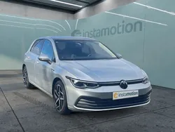 Silber Gebraucht 2023 VW Golf VIII Style Limousine | 31.750 € (Etwas zu teuer)