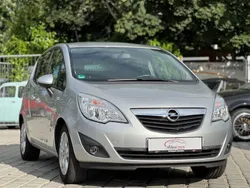 Silber Gebraucht 2011 Opel Meriva Design Edition Van / Kleinbus | 7.890 € (Fairer Preis)