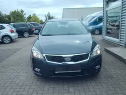 Blau Gebraucht 2010 Kia Ceed Limousine | 3.950 € (Guter Preis)
