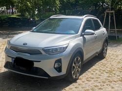 Grau Gebraucht 2020 Kia Stonic SUV | 15.500 € (Fairer Preis)