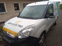 Weiß Gebraucht 2016 Opel Combo Van / Kleinbus | 6.990 € (Fairer Preis)