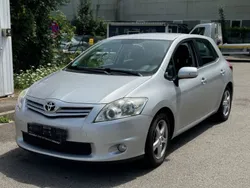 Silber Gebraucht 2011 Toyota Auris Life+ Limousine | 3.800 € (Fairer Preis)