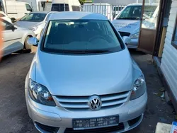 Silber Gebraucht 2006 VW Golf Plus Comfortline Van / Kleinbus | 5.490 € (Etwas zu teuer)