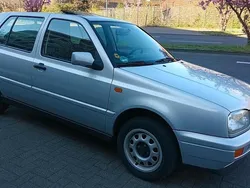 Silber Gebraucht 1995 VW Golf III Kleinwagen | 4.000 €