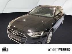 Mythosschwarz metallic Gebraucht 2022 Audi A4 Basis Kombi | 26.990 € (Guter Preis)