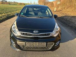 Schwarz Gebraucht 2015 Kia Rio DREAM-TEAM Edition Limousine | 7.200 € (Fairer Preis)