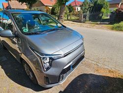 Grau Gebraucht 2024 Kia Picanto Vision Kleinwagen | 16.200 € (Fairer Preis)