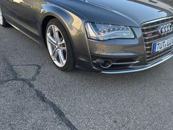 Grau Gebraucht 2013 Audi S8 Ambiente Limousine | 21.900 €
