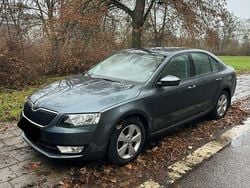 Grau Gebraucht 2015 Skoda Octavia Limousine | 11.400 € (Guter Preis)