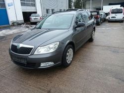 Grau Gebraucht 2013 Skoda Octavia Elegance Kombi | 2.999 € (Superpreis)