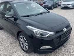 Schwarz Gebraucht 2015 Hyundai i20 Sport Limousine | 9.800 € (Etwas zu teuer)