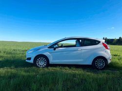 Weiß Gebraucht 2016 Ford Fiesta Kleinwagen | 6.999 €