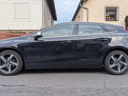 Schwarz Gebraucht 2015 Volvo V40 R-Design Limousine | 7.300 € (Guter Preis)