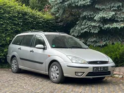 Silber Gebraucht 2002 Ford Focus Limousine | 600 € (Guter Preis)