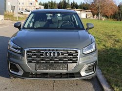 Grau Gebraucht 2020 Audi Q2 Sport SUV | 19.990 € (Fairer Preis)
