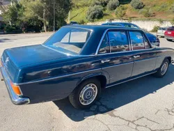 Blau Gebraucht 1977 Mercedes 200 Limousine | 9.999 €