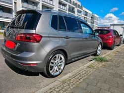 Grau Gebraucht 2015 VW Golf Sportsvan Van / Kleinbus | 11.000 € (Fairer Preis)