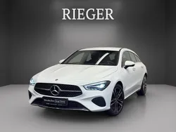 Weiß Gebraucht 2024 Mercedes CLA220 Shooting Brake Progressive Kombi | 35.990 € (Fairer Preis)