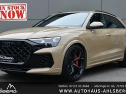 Sakhirgold metallic Neu 2024 Audi RS Q8 Advanced SUV | 167.900 €