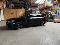Schwarz Gebraucht 2015 Mercedes CLA220 Shooting Brake AMG Kombi | 13.500 € (Fairer Preis)