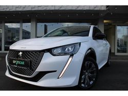 Weiß Gebraucht 2023 Peugeot e-208 Allure Kleinwagen | 20.500 € (Fairer Preis)