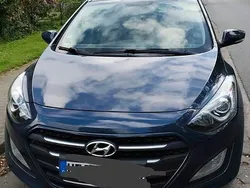 Blau Gebraucht 2017 Hyundai i30 Passion Kombi | 10.500 € (Guter Preis)