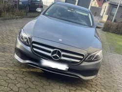 Grau Gebraucht 2016 Mercedes E200 Limousine | 24.000 € (Etwas zu teuer)