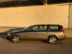 Grau Gebraucht 2006 Volvo V70 Momentum Kombi | 5.500 € (Etwas zu teuer)