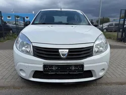 Weiß Gebraucht 2009 Dacia Sandero Kleinwagen | 2.200 € (Fairer Preis)