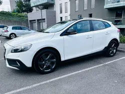 Weiß Gebraucht 2014 Volvo V40 CC Kombi | 9.790 € (Fairer Preis)