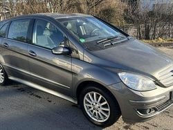 Grau Gebraucht 2008 Mercedes B200 Edition Van / Kleinbus | 6.950 € (Fairer Preis)