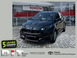 Black mica / ink Gebraucht 2022 Toyota Yaris Hybrid Comfort Kleinwagen | 17.490 € (Superpreis)
