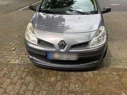 Grau Gebraucht 2006 Renault Clio II Campus Limousine | 1.600 € (Fairer Preis)