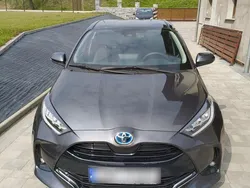 Grau Gebraucht 2023 Toyota Yaris Kleinwagen | 21.000 € (Fairer Preis)