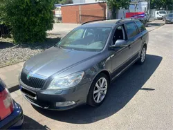 Grau Gebraucht 2013 Skoda Octavia Family Kombi | 6.500 € (Fairer Preis)