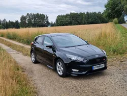 Schwarz Gebraucht 2017 Ford Focus ST-Line Limousine | 9.300 € (Guter Preis)