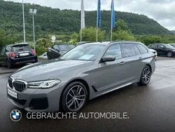 Grau Gebraucht 2022 BMW 520 M Sport Limousine | 36.590 € (Fairer Preis)
