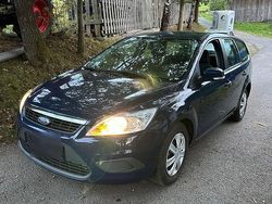 Blau Gebraucht 2009 Ford Focus Limousine | 1.800 €