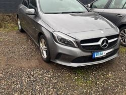 Grau Gebraucht 2015 Mercedes A180 Urban Limousine | 10.700 € (Guter Preis)