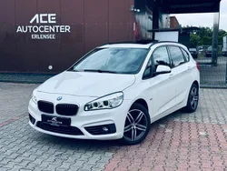 Weiß Gebraucht 2016 BMW 218 Active Tourer Sport Line Van / Kleinbus | 13.750 € (Fairer Preis)