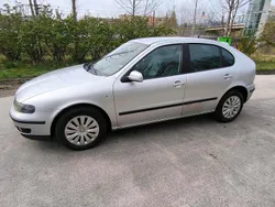 Grau Gebraucht 2001 Seat Leon Limousine | 695 € (Fairer Preis)