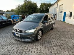 Grau Gebraucht 2018 VW Touran Highline Van / Kleinbus | 15.900 € (Guter Preis)