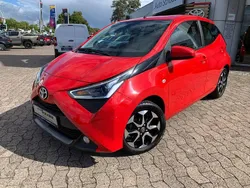 Rot Gebraucht 2021 Toyota Aygo X-play Kleinwagen | 11.990 € (Fairer Preis)