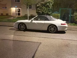 Weiß Gebraucht 2004 Porsche 911 Carrera 4 Cabriolet Cabrio | 40.999 € (Teuer)