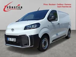 Weiß Gebraucht 2024 Toyota Proace Van | 32.490 € (Etwas zu teuer)