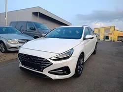 Weiß Gebraucht 2020 Hyundai i30 Prime Kombi | 13.990 € (Guter Preis)