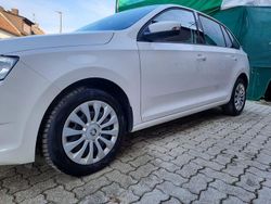 Weiß Gebraucht 2019 Skoda Rapid Kleinwagen | 8.450 €