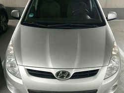 Silber Gebraucht 2010 Hyundai i20 Classic Limousine | 2.950 € (Fairer Preis)
