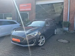 Grau Gebraucht 2019 Ford Focus Vignale Limousine | 15.580 € (Fairer Preis)