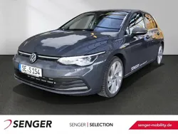 Grau Gebraucht 2023 VW Golf VIII Style | 30.990 € (Etwas zu teuer)